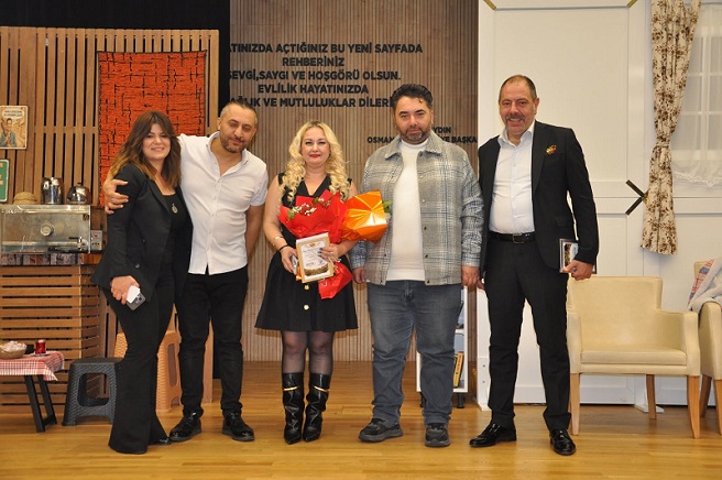 Gençlik Başımda Duman tiyatro oyunu